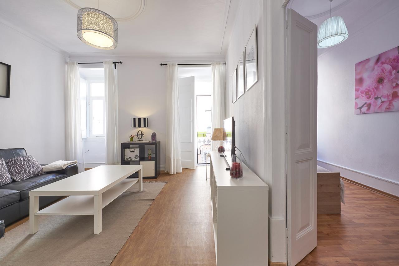 Apartment T3 In Casa Da Mariquinhas Lissabon