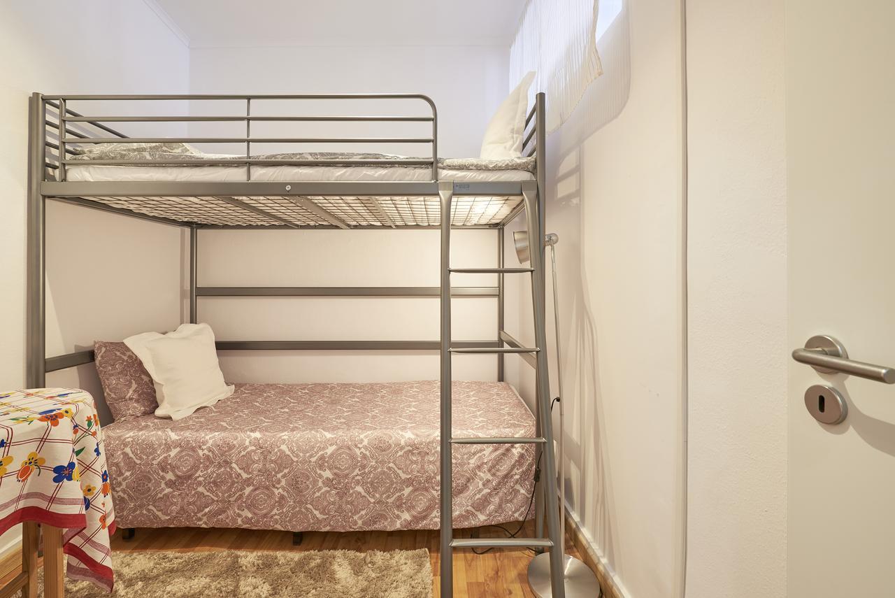 Apartment T3 In Casa Da Mariquinhas Lissabon